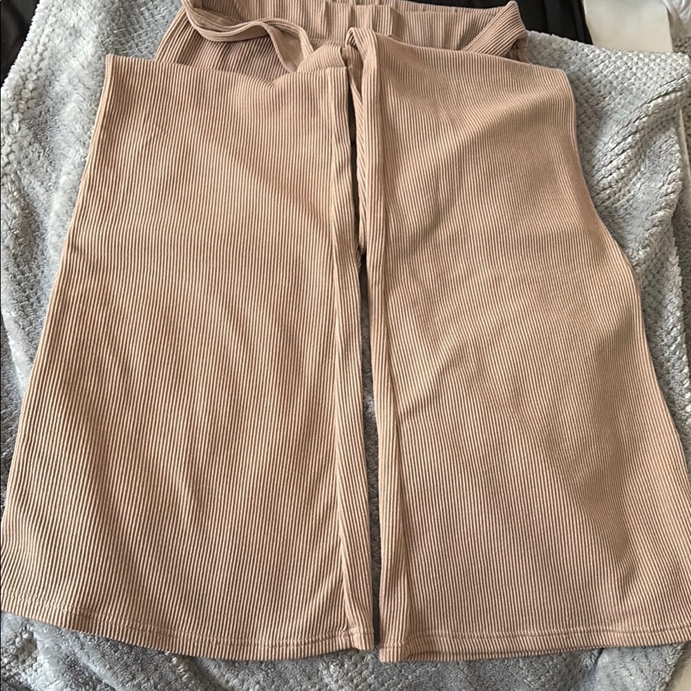 Tan Ribbed Two-Piece Set - Picture 4 of 5